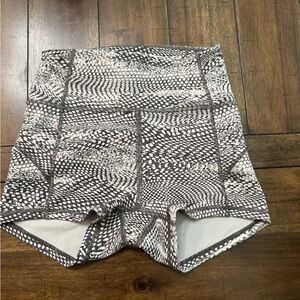 Lululemon shorts size 2